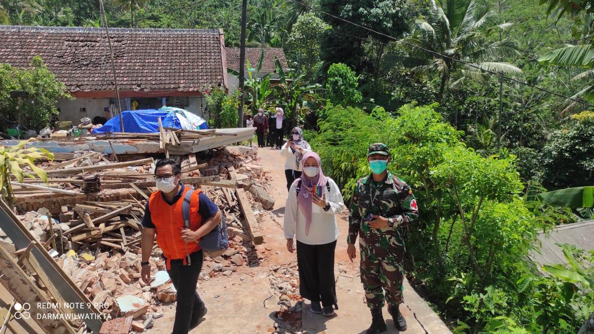 Kolaborasi dengan HIMPSI Malang, LPT Psikososial Fakultas Psikologi UMM Tinjau Lokasi Gempa di Kab. Malang - Psikologi UMM